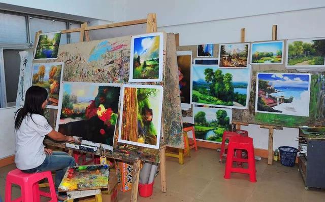 屯昌油画村:村民放下锄头执起画笔,吸引无数名家纷至沓来!