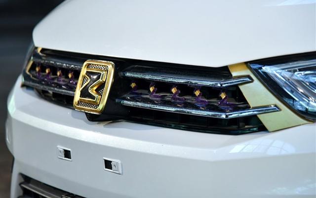 用黄金和紫水晶打造的保时泰价值超36万