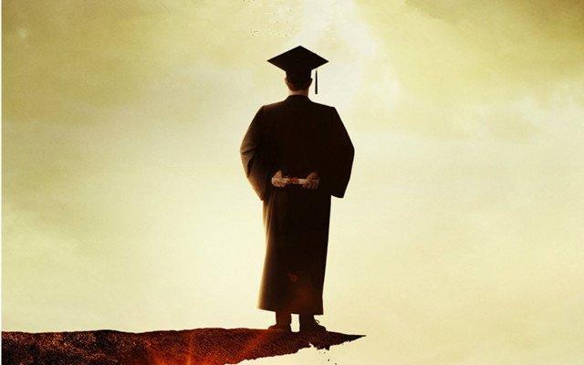 学历含金量越来越低, 农村的孩子读博士还有前途吗?