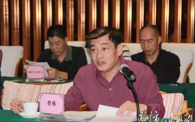 的问题和困难在随后召开的座谈会上,鼎龙集团负责人龙学勤汇报了碧桂