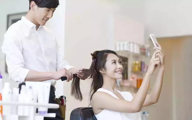 美发师与顾客交流沟通的小技巧