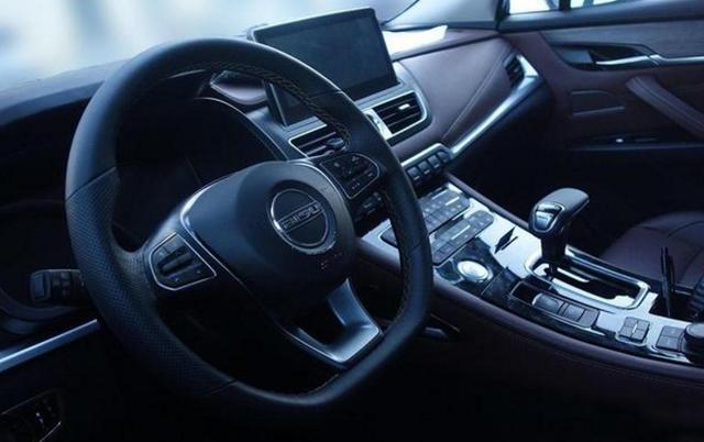 国产版宝马x6诞生,轴距比汉兰达还长,飞机档杆,2.0t只卖9万