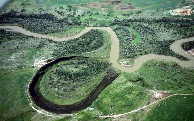 湖泊的分类之堰塞湖,喀斯特湖,河迹湖,风成湖和人工湖