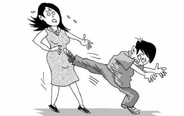 90后学霸毕业生待业两年沉迷网游,母亲劝几句,却确遭到儿子狠踹