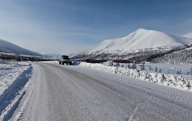 俄罗斯最恐怖公路,每隔几米就倒下一人