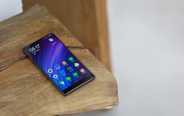 隐藏式传感器这些有着槽点的小米mix的首创设计,如今对于全面屏手机来