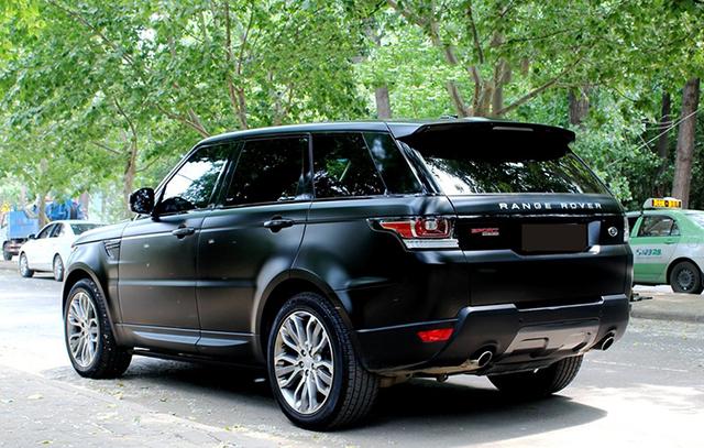 路虎揽胜汽车改色电光金属黑车身贴膜效果图