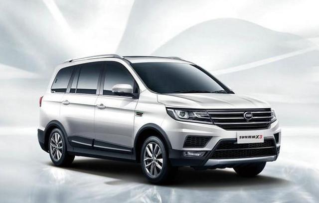 29万品牌:swm斯威汽车斯威 x3汉腾x5的前脸,采用了当下流行的六边形的