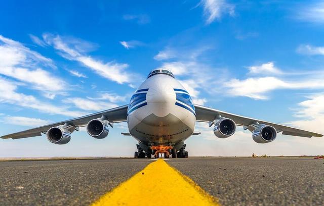 安124运输机有多强悍?10架就能全球作战,有国家却将其当了废品|运输机