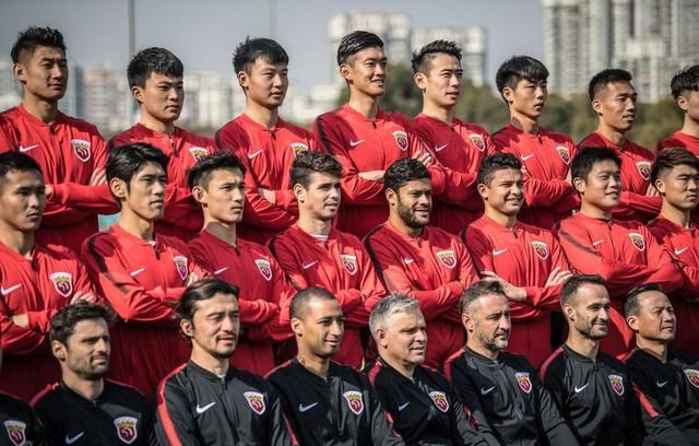 申花,上港全家福公布!沪上争霸:2018比2017更精彩