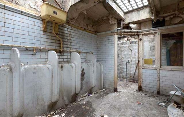 3年前夫妻买下废弃厕所,惹众人嘲笑,改造后所有人都哑口无言