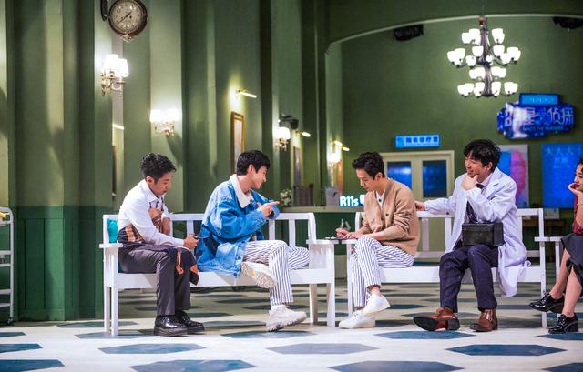 著名法制节目主持人撒贝宁偷手机,白敬亭懵了