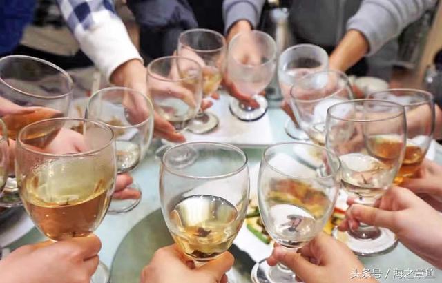 成也酒桌,败也酒桌,请客吃饭的潜规则!