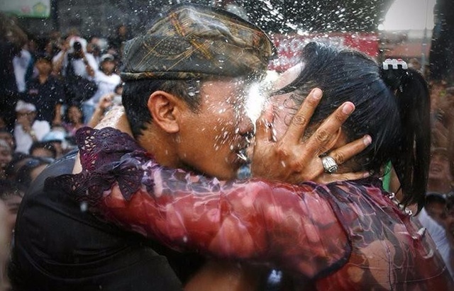 印尼接吻节吻到你哭,但是他们的接吻方式不是谁都做得到的