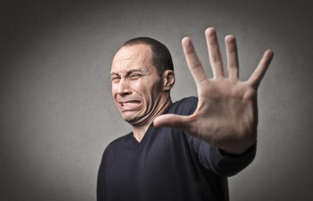 千万别惹女人,否则后果不堪设想,看看这些可怜的老公吧