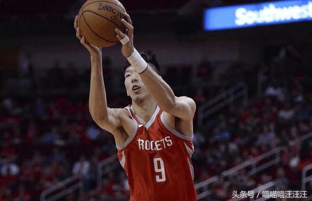 比赛结束前2分43秒,周琦利用罚球得到了个人nba职业生涯的第一分,就此