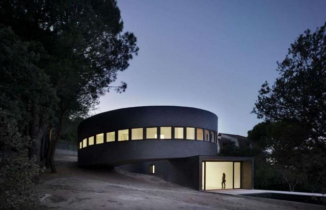 来自世界各地的8座神奇的圆形房屋,您想参观一下吗?