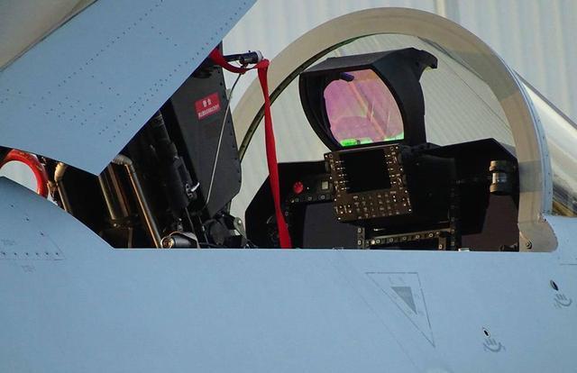 世界第一座舱系统装备中国飞机