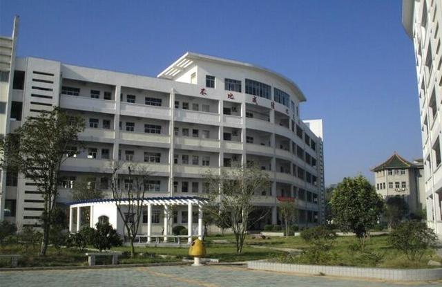 随州有一所高中用过5个校名,你知道它是哪个高中吗?