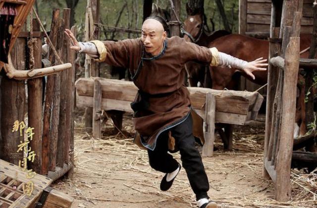 5岁学武术,15岁学舞蹈,演孙俪干爹爆红,60岁依旧演戏!