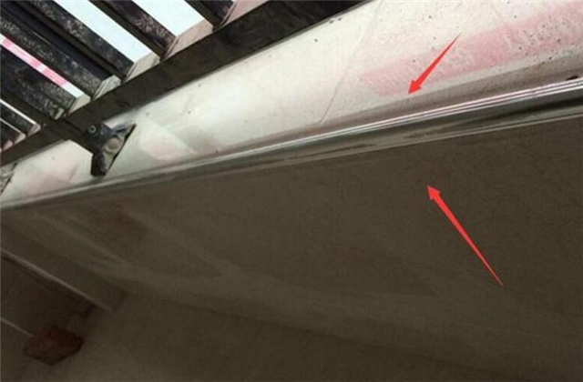 师傅要收费,业主换个方法,直接省了千把块|师傅|护角条|瓷砖_新浪新闻