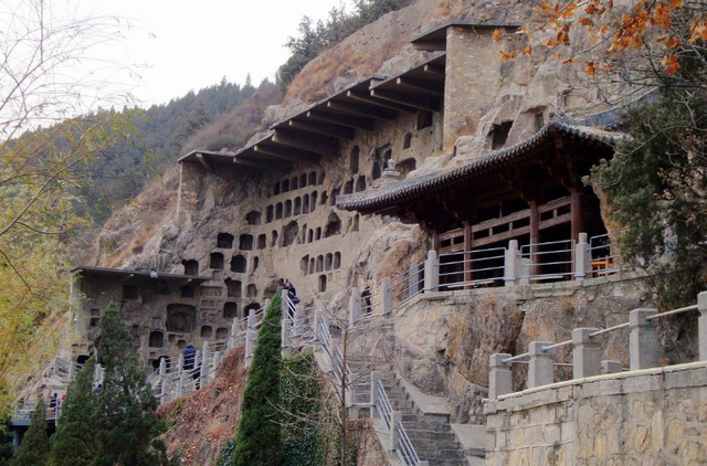 雕凿断断续续达400年之久,才有今天震撼的画面|画面|龙门石窟|造像