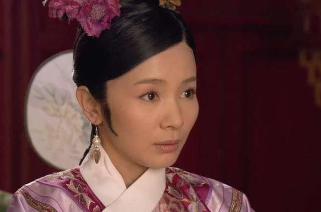 甄嬛传颂芝跟华妃入宫多年为何胤禛突然见色起意