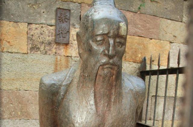 坚持抗金拒不投降,一家七口投火殉国,却还被喷是奸臣后代|秦钜|秦桧