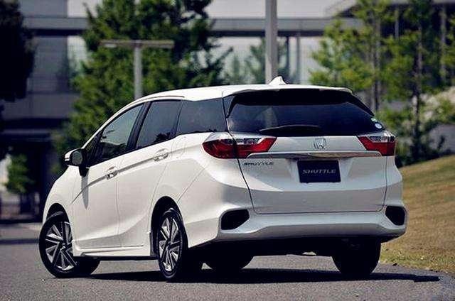 本田shuttle,采用最为流行的悬浮车顶设计,侧面线条设计凌厉