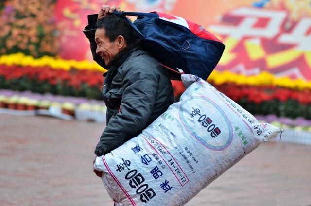 给亲戚朋友打工你怕吗看了上万网友的回复我是真的怕了