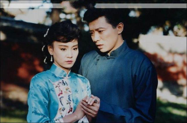 她是琼瑶剧头号催泪弹:19岁演戏,26岁爆红,52岁老公坠楼身亡