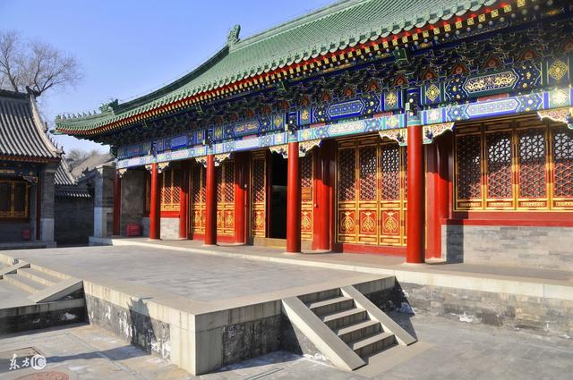 清朝官员一年的工资收入等于现在的多少钱