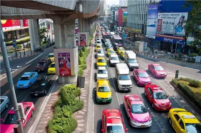 国内大众、国外奔驰！世界各国出租车，你见过多少？