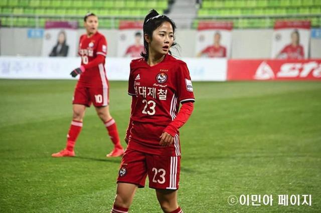 必须提得到的是,韩国女足阵中的10号球员李玟娥,尤其值得我们的注意.