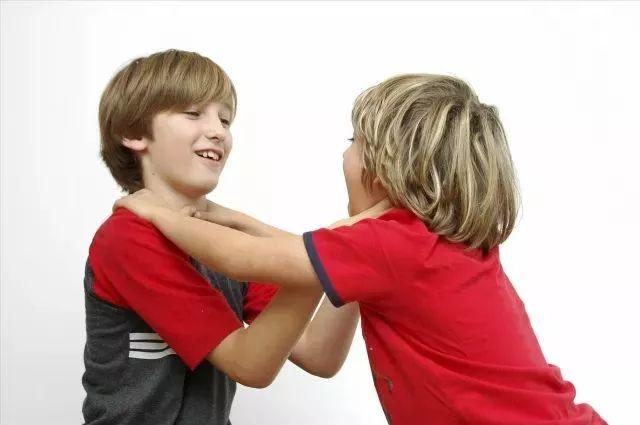 孩子打架怎么办?