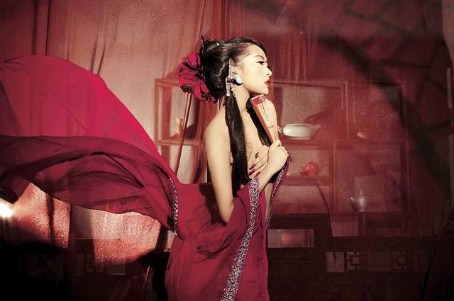 史上最费汉的女人接连做寡妇