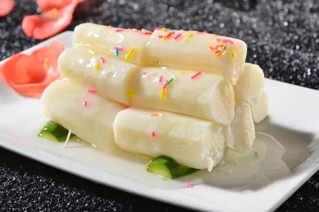 一勺冰糖,两根山药,是甜点也是药膳,小朋友们抢着吃