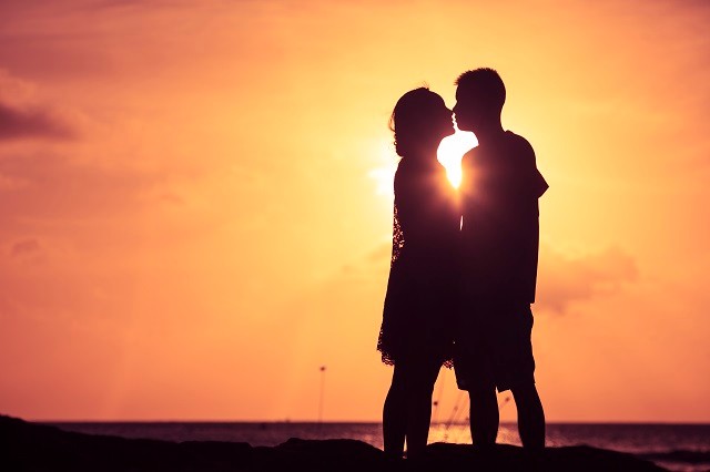 男人真心爱一个女人时常常会有这5个表现藏是藏不住的