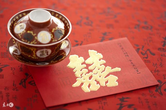 订婚时老丈人要二十万彩礼,结婚当天看到陪嫁