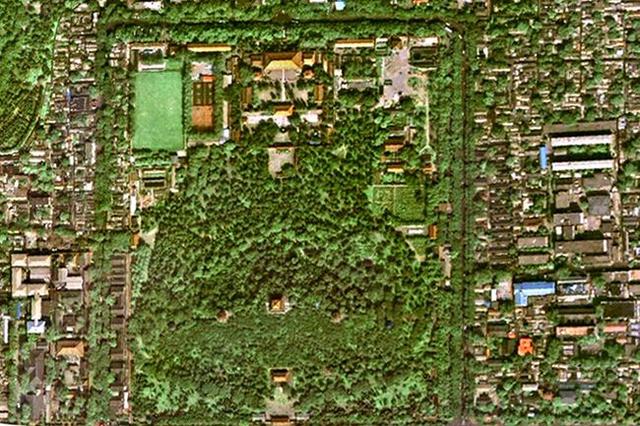 从空中俯瞰,景山公园为什么会形似人像呢?