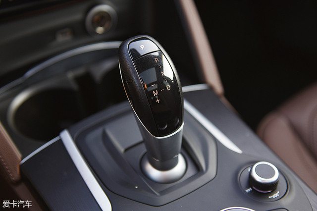 上车不尴尬(1) 耳目一新的换挡方式-新浪汽车