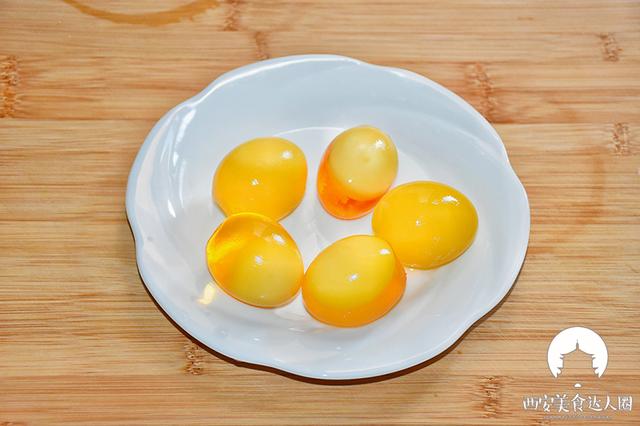 这才是尖椒皮蛋的正确做法,好吃易做,一看就会|皮蛋|好吃|尖椒_新浪