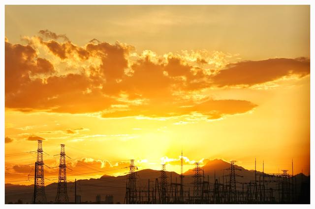 金光璀璨,吞天沃日