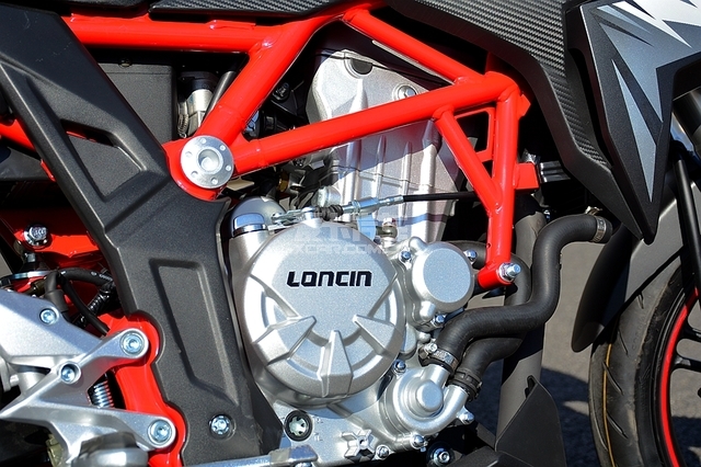 排量为292cc的yf300发动机大家并不陌生,它的最大功率为19kw(25.