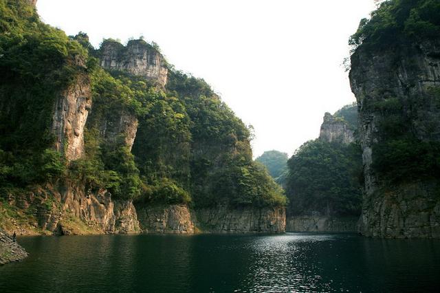 正文 舞陽河國家風景名勝區的範圍很大,包括黃平,施秉,鎮遠,玉屏.