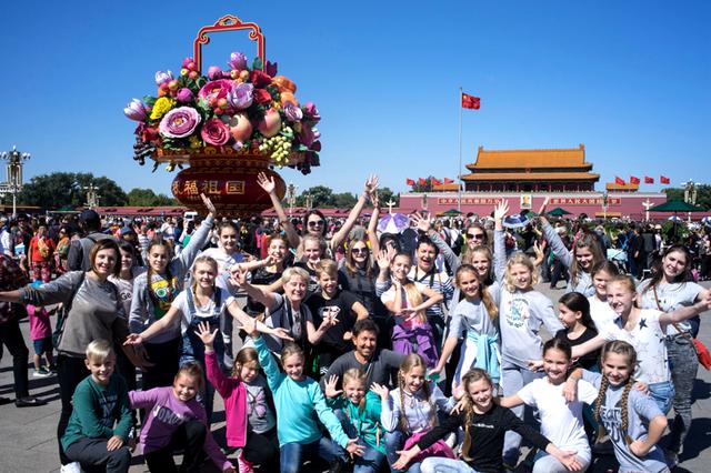 来中国的外国人却越来越多,难道国外不好吗?