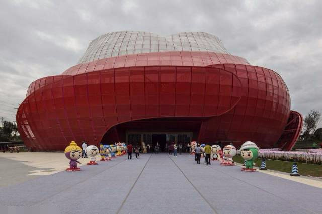 这是世界上最大的山茶花建筑每一片花瓣都极其精美