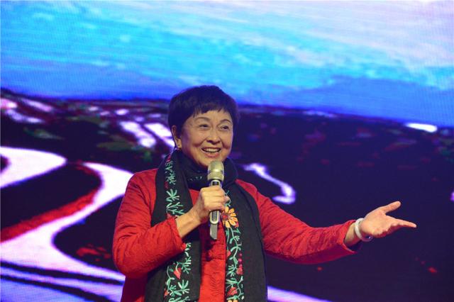 第一代刘三姐舞台扮演者马若云演出《刘三姐》插曲歌手演唱