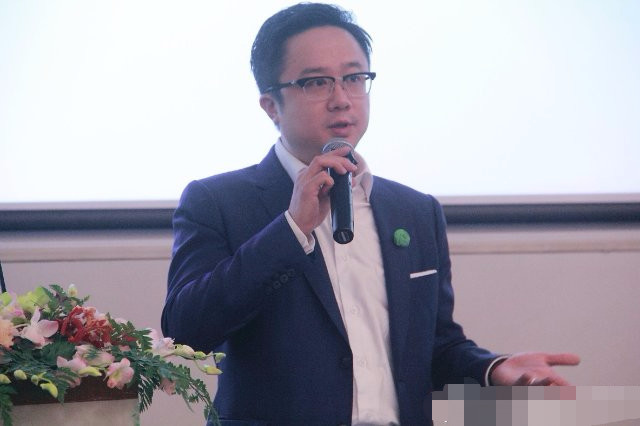 杨钰莹终于要告别单身,万万没想到男方的父亲竟然是他