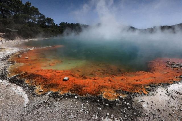 罗托鲁阿,火山上的城市
